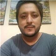 profesor imparte clases virtuales de matematicas y comunicación integral para primaria y secundaria